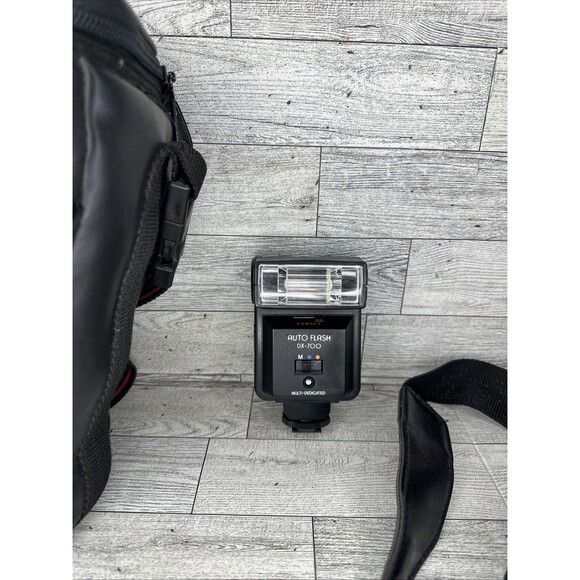 Pentax P3 35mm SLR Film Camera With Zunon 35-75mm Lens and DX-700 Auto Flash - Picture 3 of 8